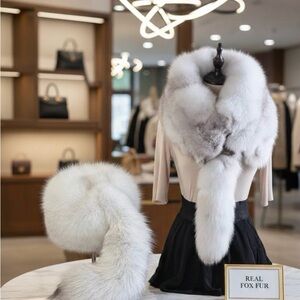 Luxurious Fox Fur Stole and Hat Set